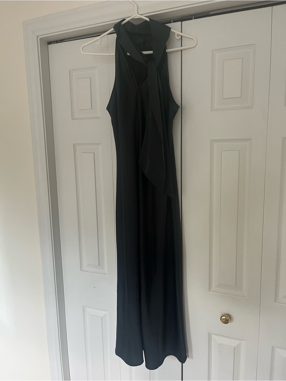 Deep Green Sleeveless Tie-Neck Maxi Dress